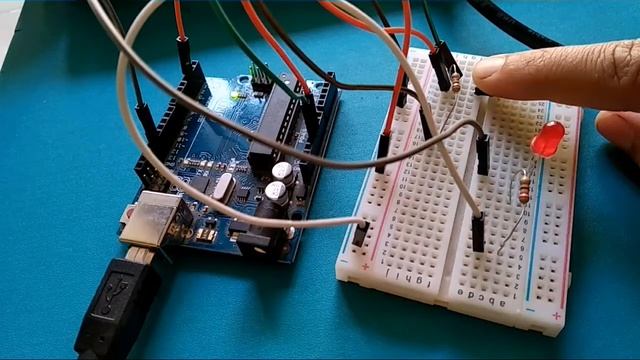 How to operate LED by Push Button (with external pull-down resistor) смотреть онлайн