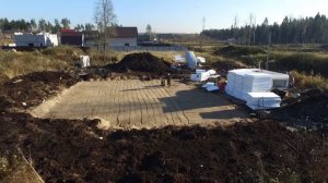 Трамбуем подушку для будущей УШП, клеим L-блоки