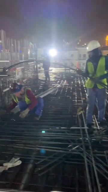 Post Tension Tendon Pull In GI Duct.#shortvideo #shorts #construction смотреть онлайн