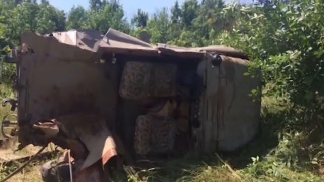 Эльдар вылазь! Поезд сбивает УАЗ! смотреть онлайн