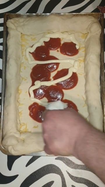 Домашнюю пиццу .Пицца с очень Вкусным СОУСОМ смотреть онлайн