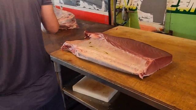 Top Cutting Skills For Giant Bluefin Tuna смотреть онлайн