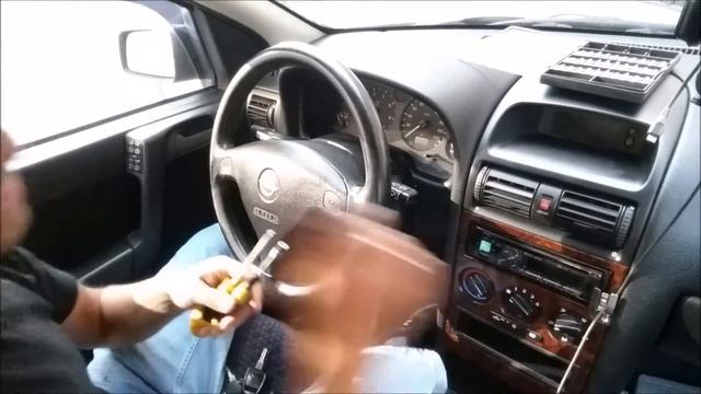 Jak wymienić manetkę kierunkowskazów i świateł? Opel Astra G II Vauxhall смотреть онлайн
