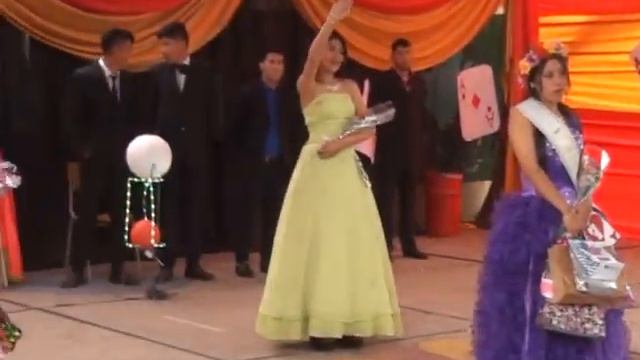 XIOMARA ES LA REINA DEL COLEGIO 38 DE LAS PAMPITAS смотреть онлайн