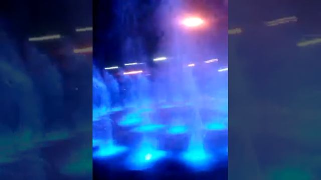 Фонтаны на площади Ленина