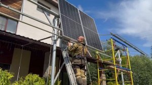 Установка солнечных модулей мачты с подвижными рамами