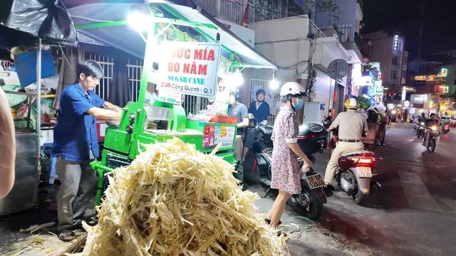 GÁNH HÀNG RONG NHỮNG MẢNH ĐỜI VẤT VẢ MƯU SINH. ẨM THỰC ĐƯỜNG PHỐ SÀI GÒN Street Food Night Walking