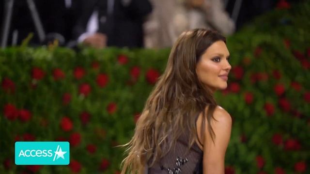 Kendall Jenner Wears Racy Outfit w/ Bad Bunny While Out Before Met Gala смотреть онлайн