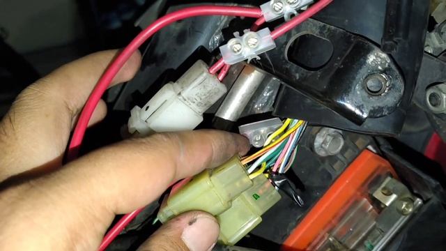INSTALL SWITCH ON/OFF HEADLIGHT AND SPOTLIGHT HONDA ( FUTURE / WAVE 125 ) смотреть онлайн