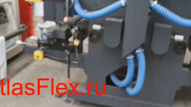 6-ти красочная ярусная флексографская печатная машина в процессе печати на бумаге смотреть онлайн