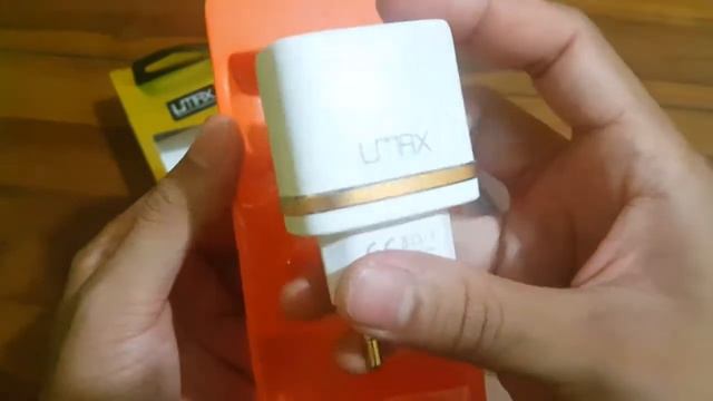 Original Charger | 2.4 Amper | Merk UMAX| 2 Out Put