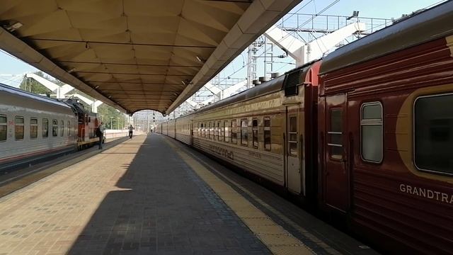 Электровоз ЭП2К-156 со скорым поездом №053 "Гранд-Сервис-Экспресс" Санкт-Петербург - Москва. смотреть онлайн