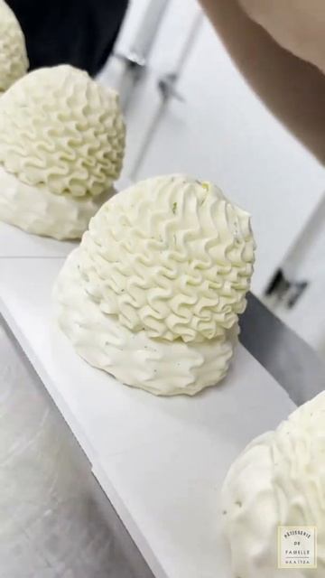 Filling up Exotic Pavlovas! #shorts #viral dessert смотреть онлайн