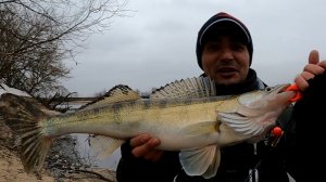 Рыбалка на Спиннинг /Москва - Река. Воскресенский район. Рыбалка на джиг и воблеры.