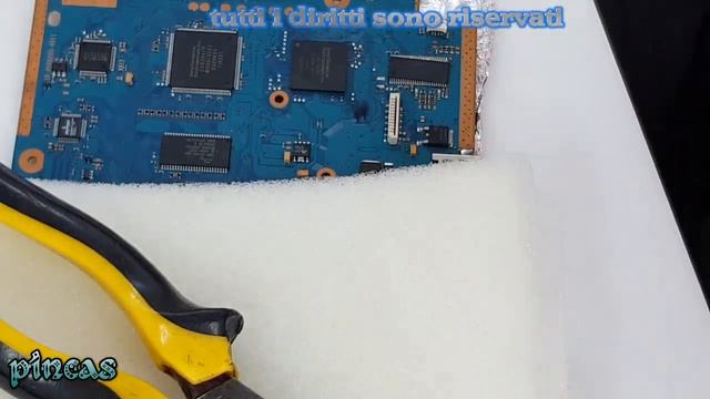 [Dottoreazzuma ]Tutorial 4/9 Parti: Riparazione (Chip RS2006EFV) Controllo Laser/Carrello PS2 Slim смотреть онлайн
