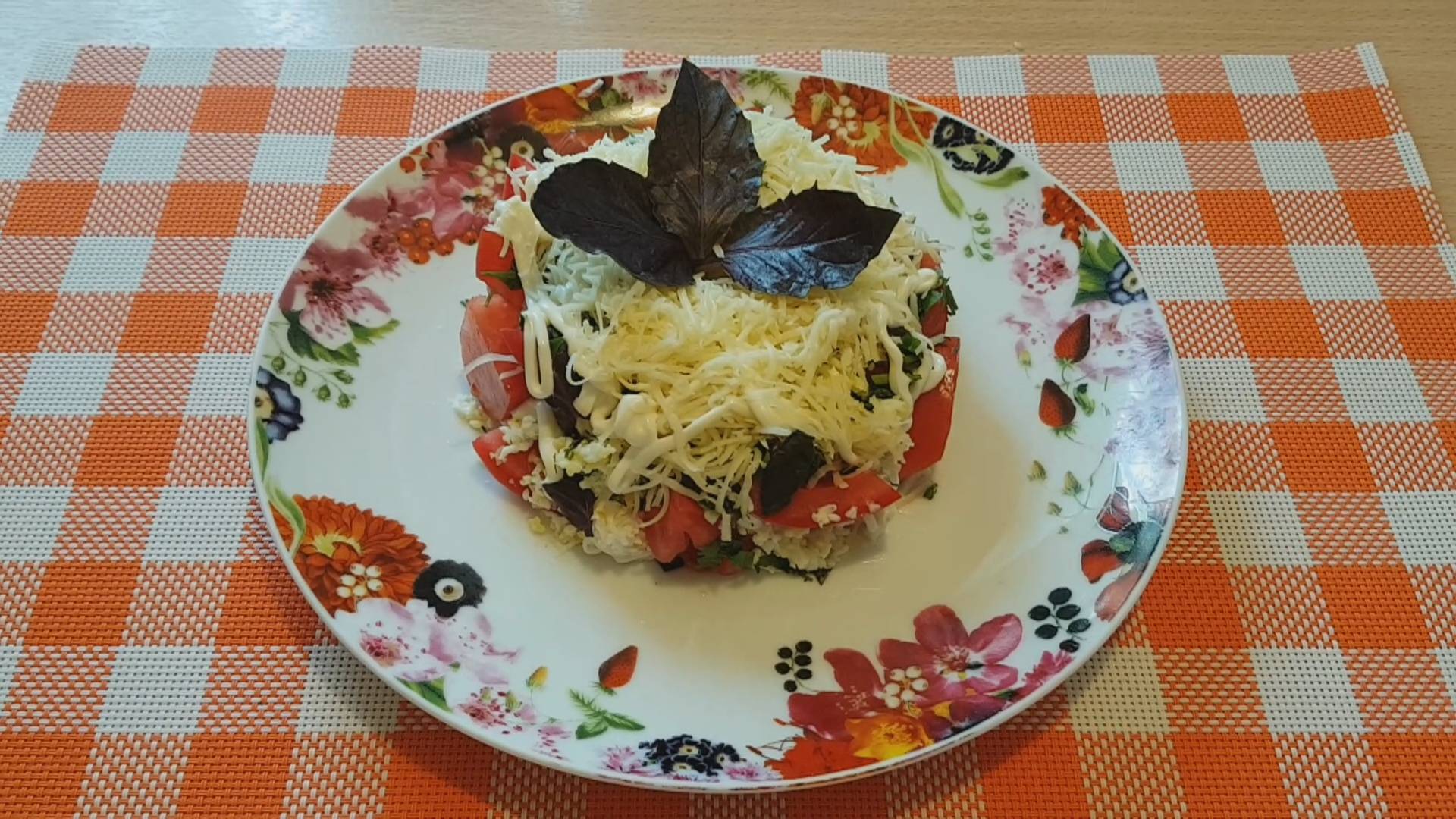 Легкий в приготовлении вкусный, универсальный салат!!! смотреть онлайн