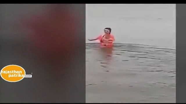 The camera had captured in the act of heartless mother смотреть онлайн
