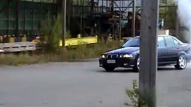 BMW 325 E36 sedan burnout смотреть онлайн