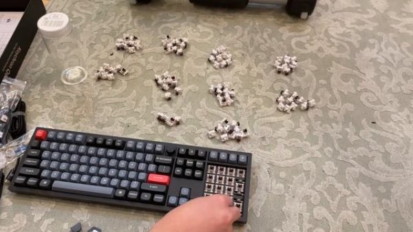 Keychron Q6 unboxing