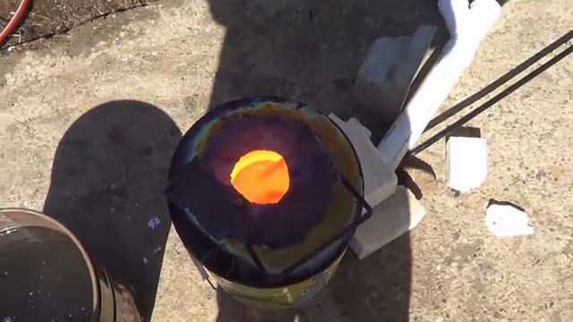 Crucible Melting by Propane Foundry смотреть онлайн