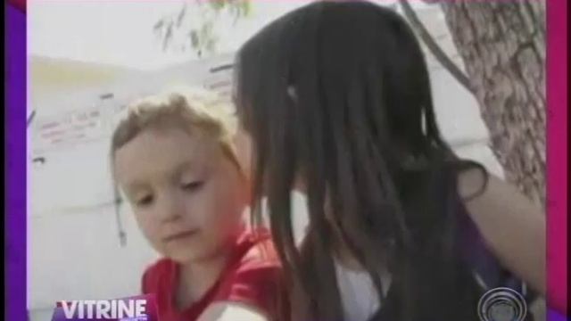 Vídeo Da Internet: O 1˚ Beijo De Duas Crianças (12/06)