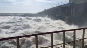 Шок контент! Костанай. Паводок. Сброс воды в Каратомарском водохранилище.