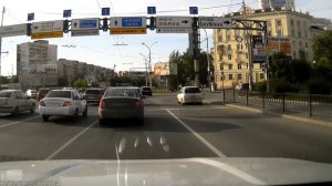 Нарушение знака «движение по полосам»