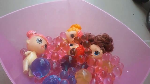 Lol bathe in orbeez. Лол купаются в орбизе смотреть онлайн