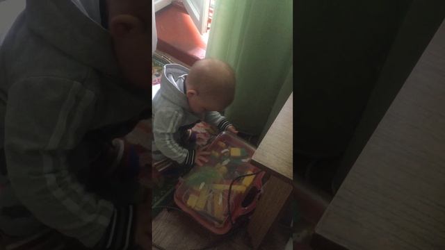 Реакция на большую квартиру. 0:14 Когда гуляешь по 100 кв.м Закрепляем навыки ходьбы.#купитьквартир смотреть онлайн