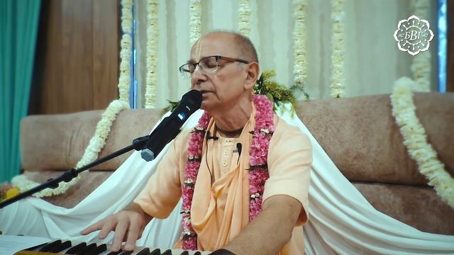 2023.03.07 - Шри Шачи-Сута-аштакам (Гаура-пурнима, Говардхан) - Бхакти Вигьяна Госвами смотреть онлайн