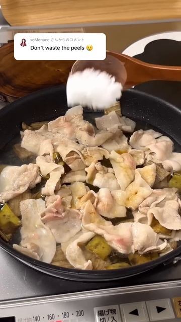 Pork rice bowl with banana peel 🐖🍌🍚 смотреть онлайн