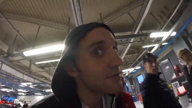 Behind the Scenes: Driving a Ferrari at Monza! смотреть онлайн