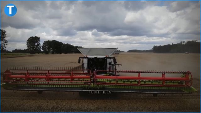 10 Harvesting Machines Working in Combos on Large Scale смотреть онлайн