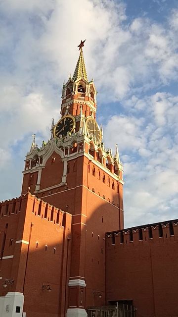 Красная площадь. Куранты смотреть онлайн