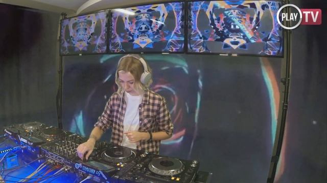 TISHA - Live @ PLAY TV 13.02.2019 смотреть онлайн