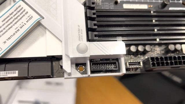 Asus ROG STRİX Z690A GAMİNG WİFİ D4 (Unboxing) смотреть онлайн