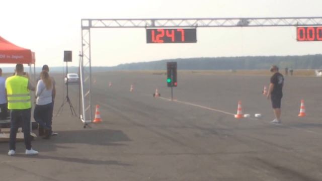 Audi TT R30 Turbo VR6 1/4 mili 10.6 s смотреть онлайн