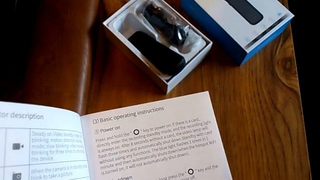 Unboxing of the Body Camera CS05 HD Two Million Pixels and reading aloud of the instruction manual смотреть онлайн