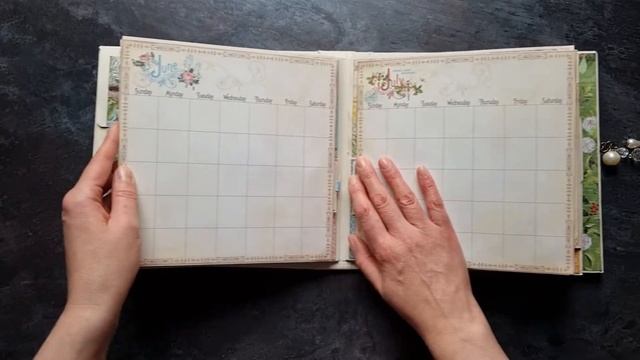 Mini Album using the Time to Flourish papers from Graphic 45 смотреть онлайн