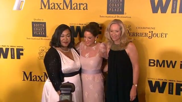 EVENT CAPSULE CHYRON - 2014 Women In Film Crystal + Lucy Awards Presented By Max Mara, BMW, Perrier смотреть онлайн