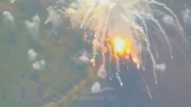 Удар ракетой "Смерч" по украинской ЗРК С-300, мощнейшая детонация и праздничный фейерверк. смотреть онлайн