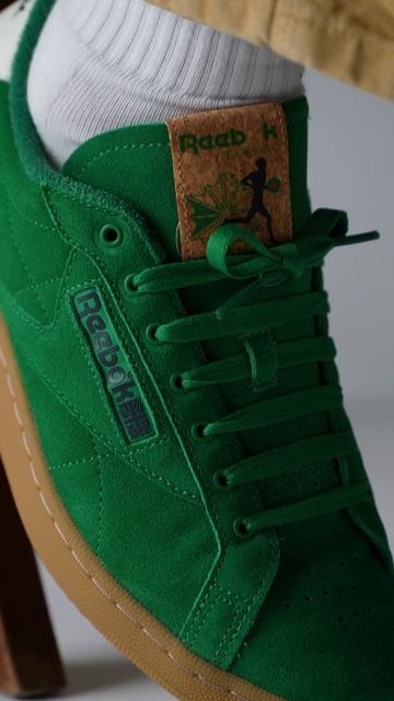 Reebok Club C 85 Grounds Glen Green / Vector Red / Reebok Rubber Gum смотреть онлайн