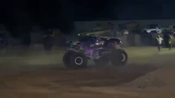 Monster Truck Эвансвилльское мероприятие Summer Smash  в Индиане, шоу 2