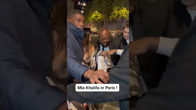 Mia khalifa à Paris смотреть онлайн