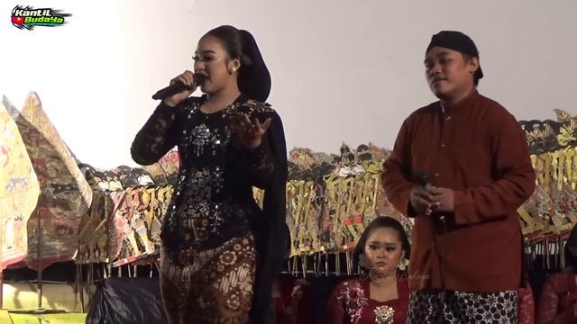 Niken Salindry tumben kalah sama Mas Bambang 🤣 - Limbukan Ki gedhug Siswantoro live sidowarek смотреть онлайн