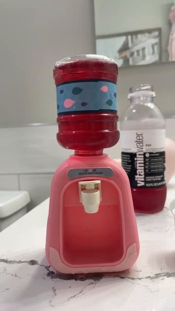 Refilling my water dispenser смотреть онлайн