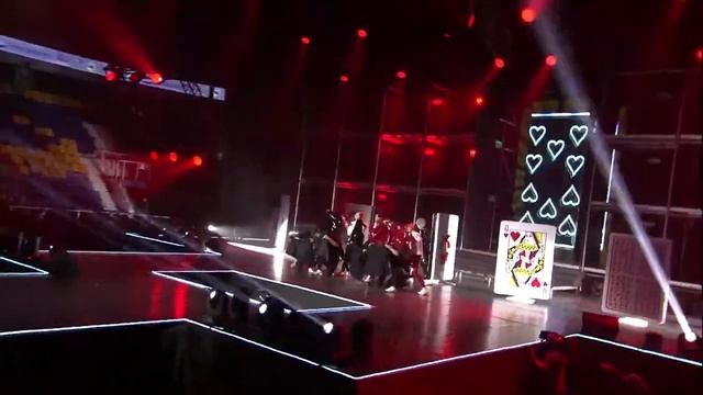 10iz - Red Suit | Q Fest 2k19 смотреть онлайн