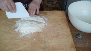 Пирожки с зелёным луком на кефирном тесте. Просто, вкусно и бюджетно.