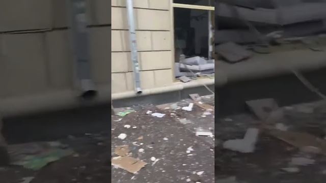 А из нашего окна площадь Конституции видна смотреть онлайн