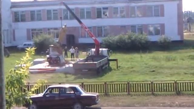 Снесли памятник к х*ям... смотреть онлайн